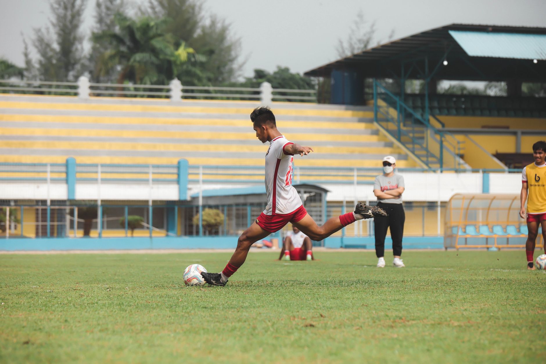 Bola Lapangan Hijau Berubah Jadi Layar: LaLiga Ungkap Resep Jagoan Sepak Bola Masa Depan